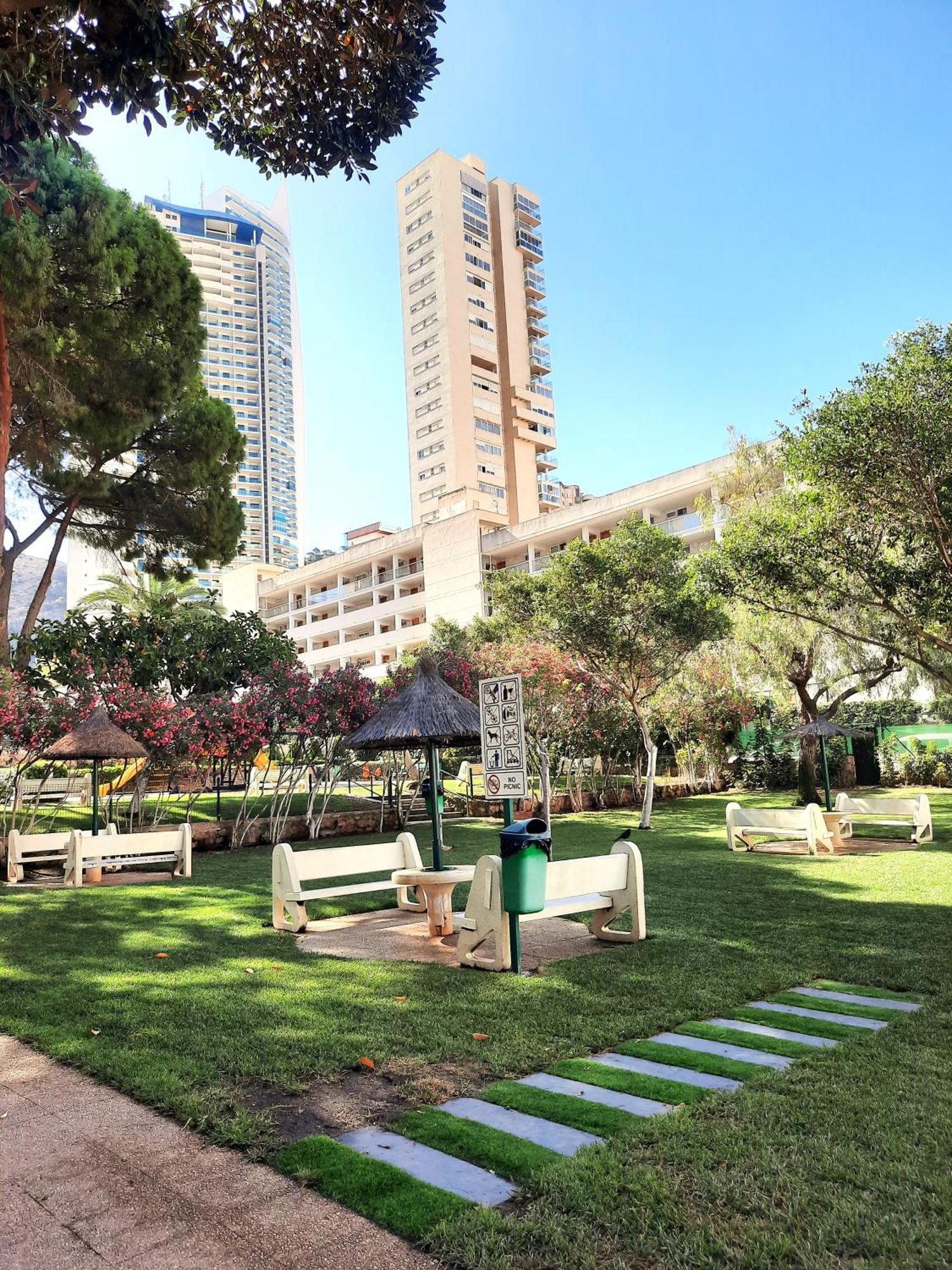 Playmon Holiday Apartment Benidorm Esterno foto